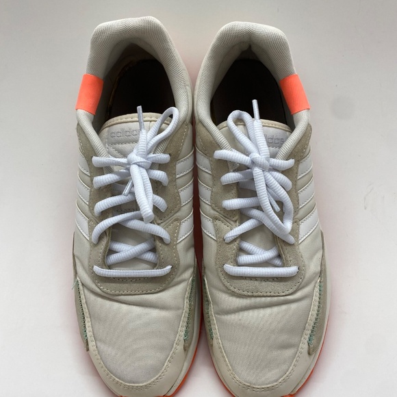 Ladies Size 8.5 Adidas Retrorun Ortholite Sneakers - Picture 3 of 8